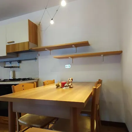 Casa Piste Da Sci Baradello 公寓