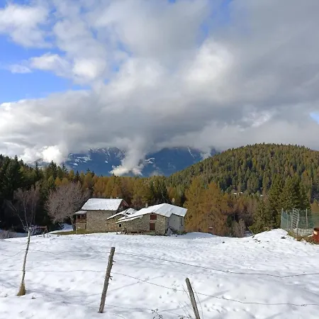Casa Piste Da Sci Baradello 阿帕里卡